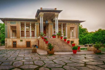 باغ عفیف‌آباد+ لذت از هنر گل‌آرایی