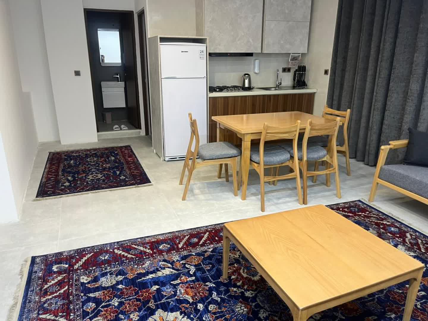 سوئیت یک خواب سه تخته  (شمالی304)